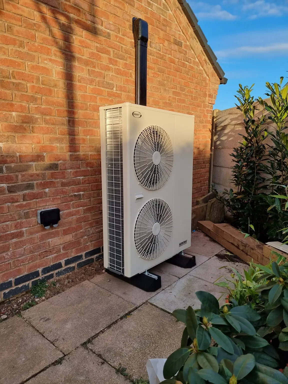 Ipsum Renewables Air Source Heat Pump